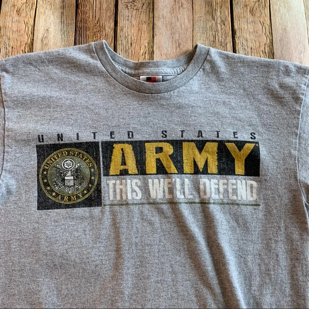 Vintage United States Army men’s short sleeve tee shirt | size medium